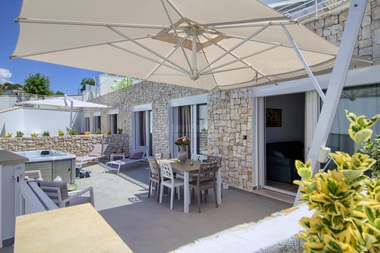 Jacuzzi Holiday Homes By Lovesud Santa Maria di Leuca ภายนอก รูปภาพ