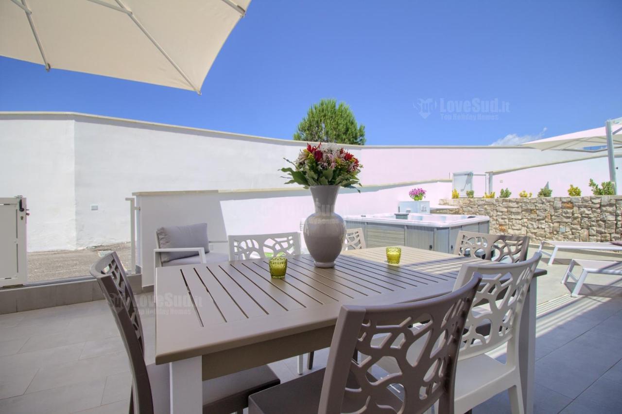 Jacuzzi Holiday Homes By Lovesud Santa Maria di Leuca ภายนอก รูปภาพ