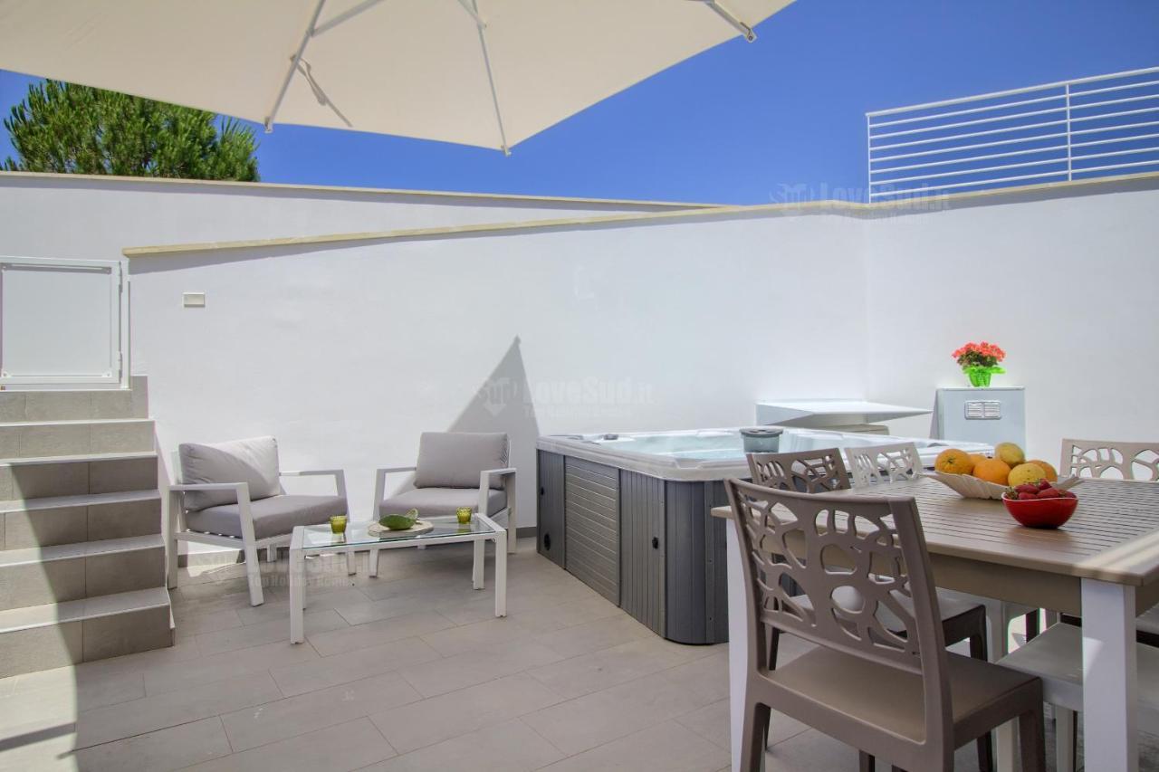 Jacuzzi Holiday Homes By Lovesud Santa Maria di Leuca ภายนอก รูปภาพ