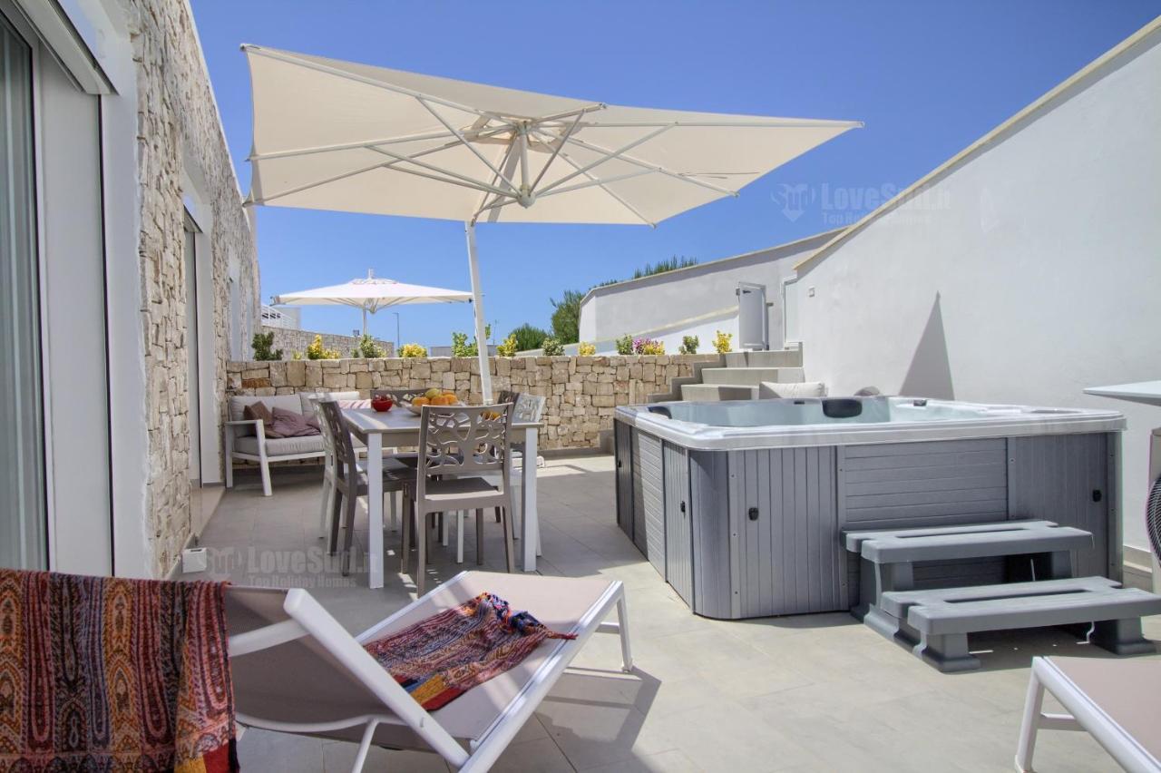 Jacuzzi Holiday Homes By Lovesud Santa Maria di Leuca ภายนอก รูปภาพ