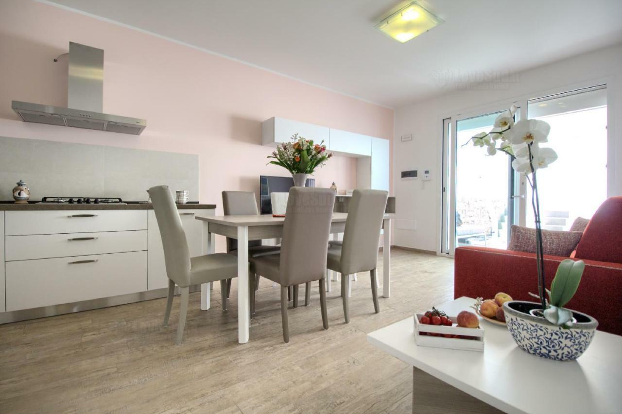 Jacuzzi Holiday Homes By Lovesud Santa Maria di Leuca ภายนอก รูปภาพ