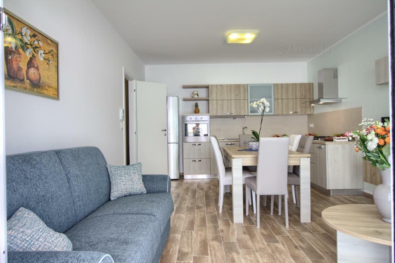 Jacuzzi Holiday Homes By Lovesud Santa Maria di Leuca ภายนอก รูปภาพ